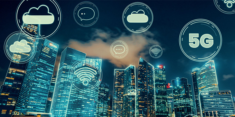 Futuristic city skyline with 5G, cloud, and Wi-Fi network icons representing smart city connectivity