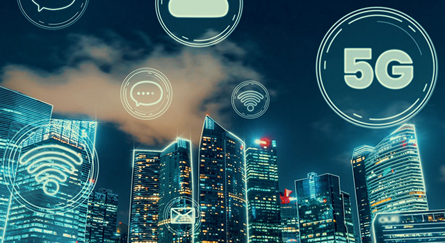 Futuristic city skyline with 5G, cloud, and Wi-Fi network icons representing smart city connectivity