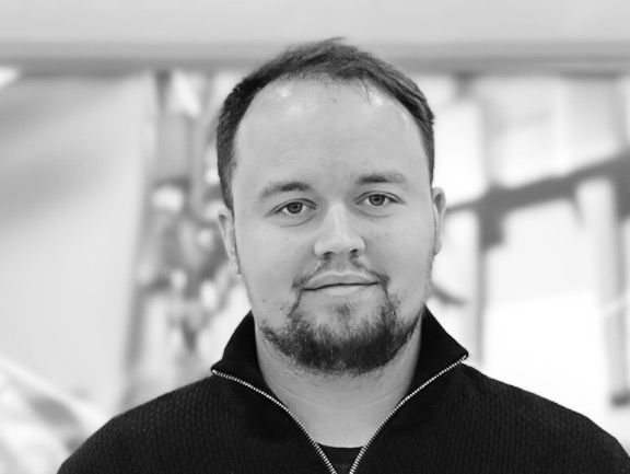 Headshot of Dara Cahill