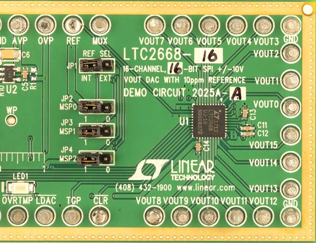 DC2025A-A Demo Board