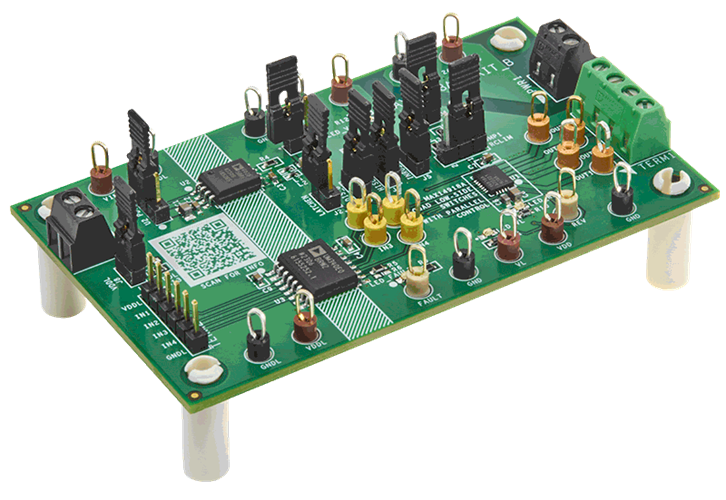 MAX14918AEVKIT Board Photo Angle View