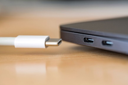 Figure 1. USB Type-C and USB PD are bringing the conveniences of fast data transfer and charging to portable devices.